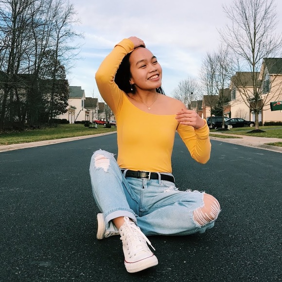 Meet your Posher, Emily - Picture 1 of 1